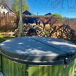 بيت للعطل Tiny House U Jelena, Hot Tub *