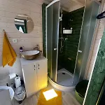 Tiny House U Jelena, Hot Tub بيت للعطل تروتنوف