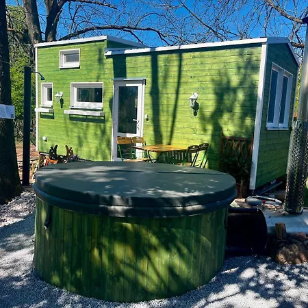 Tiny House U Jelena, Hot Tub Trutnov